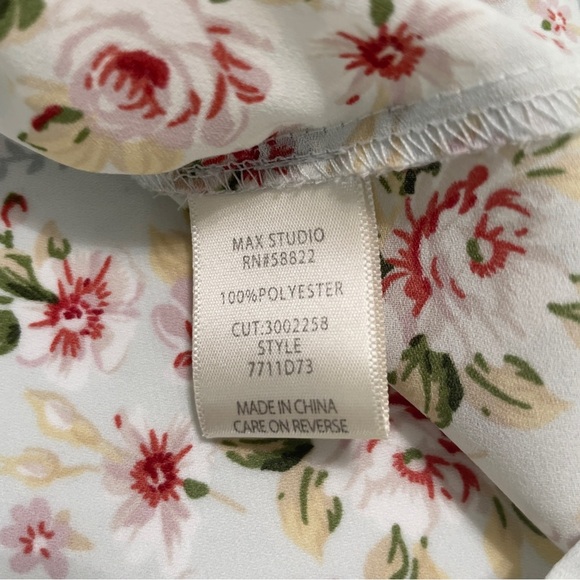 Max Studio Blouse Womens Size S Blue Floral 3/4 Bell Sleeves Lightweight Sheer - Picture 8 of 11